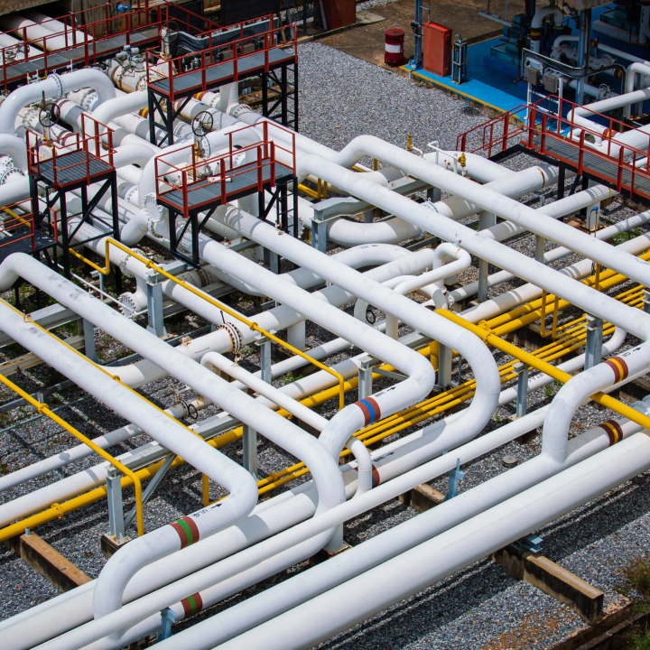Piping system installation and maintenance by mechanical engineers in Dammam
