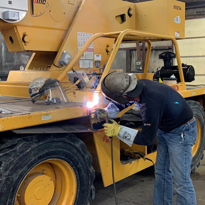 Heavy equipment fabrication services in Dammam
